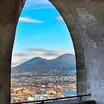 Apartamento Panoramic, Metro Vomero - Elegante *